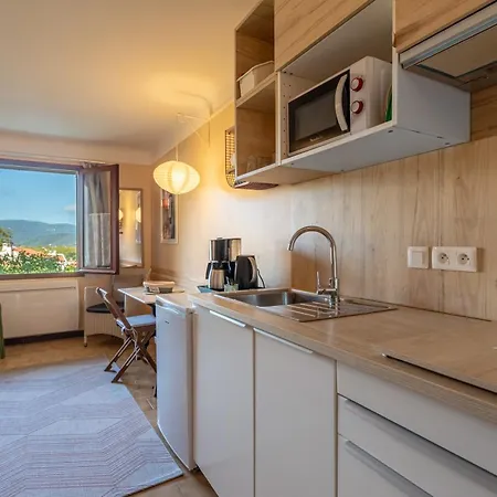 La Petite Colline A * 塞雷