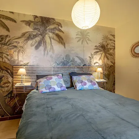 La Petite Colline A *