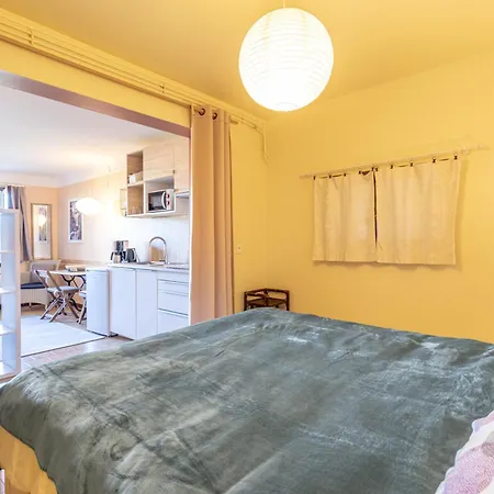 فيلة La Petite Colline A Céret