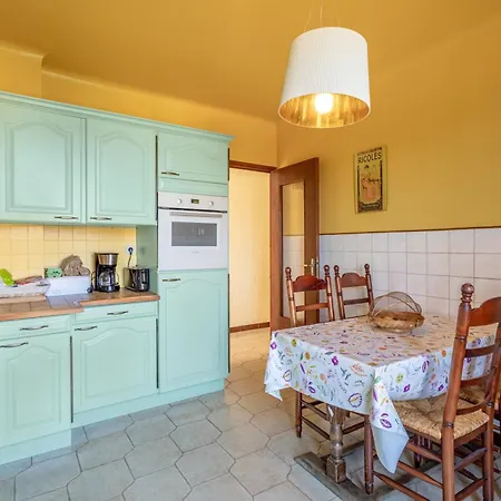 فيلة La Petite Colline A Céret