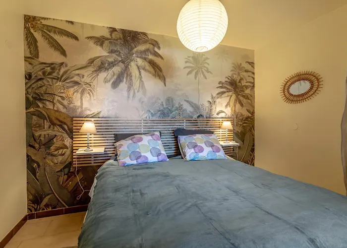 La Petite Colline A *